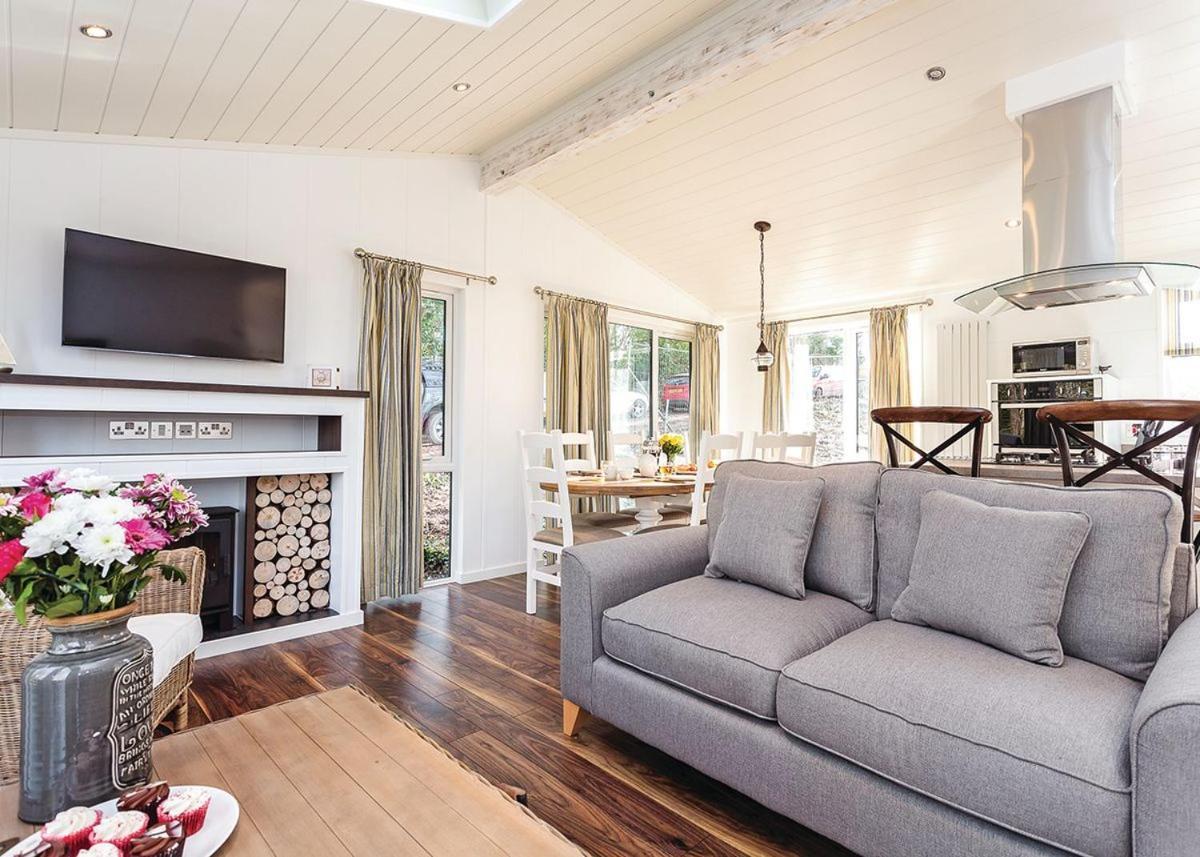 Woodside Bay Lodge Retreat Wootton Bridge  Luaran gambar